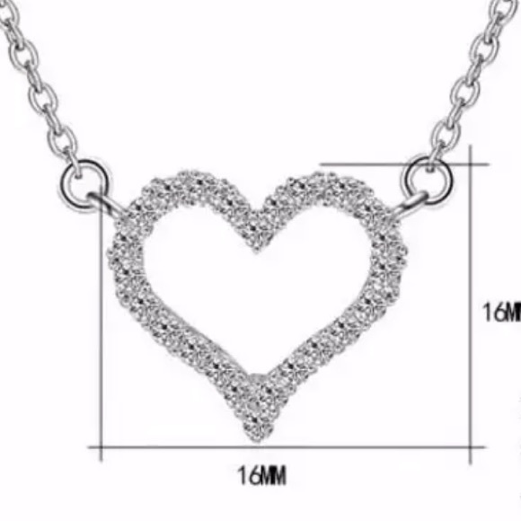 🌟 Silver 925 CZ Heart Necklace - Picture 4 of 5